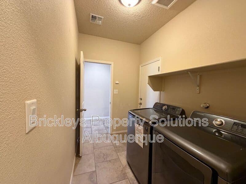 3-bedroom 2-bath home at 7304 Skagway Dr. NE for $2,200/mo managed by Brickleys Property Solutions Albuquerque — photo 28 of 36
