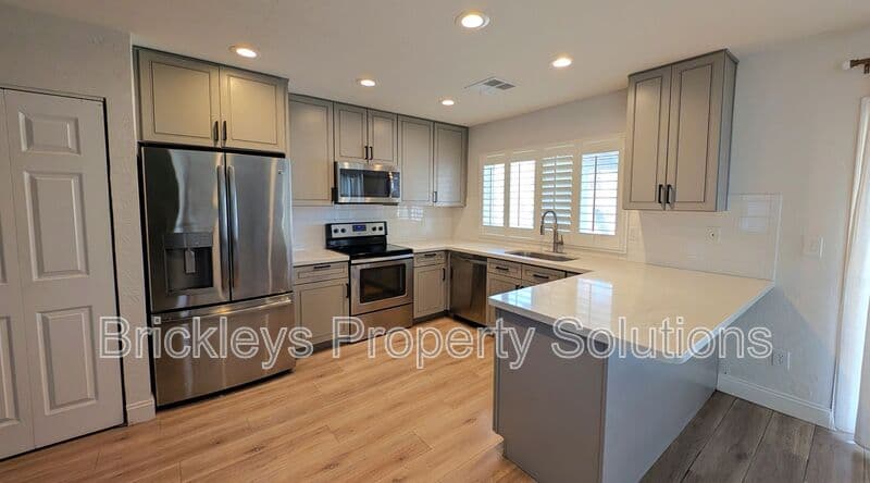 3-bedroom 2-bath home at 2029 S Nina Circle Mesa AZ 85210 for $2,300/mo managed by Brickleys Property Solutions East Valley Phoenix — photo 13 of 48