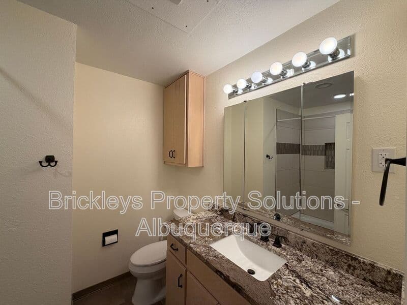 3-bedroom 2-bath home at 2808 Charleston St NE for $2,500/mo managed by Brickleys Property Solutions Albuquerque — photo 15 of 35