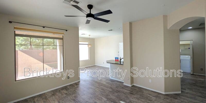 3-bedroom 2-bath home at 1311 E Marlin Dr for $2,200/mo managed by Brickleys Property Solutions East Valley Phoenix — photo 8 of 44
