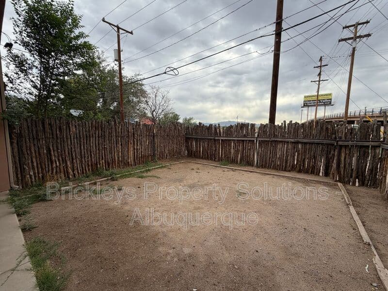 3-bedroom 2.5-bath home at 1612 3rd St SW for $1,900/mo managed by Brickleys Property Solutions Albuquerque — photo 38 of 39