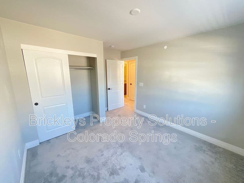 3-bedroom 2.5-bath home at 1721 Rose Quartz Hts for $2,300/mo managed by Brickleys Property Solutions Colorado Springs — photo 23 of 28