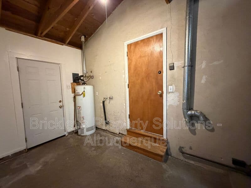 3-bedroom 1-bath home at 2838 La Veta Dr. NE for $1,700/mo managed by Brickleys Property Solutions Albuquerque — photo 23 of 26