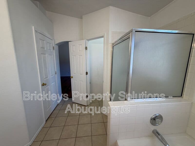 3-bedroom 2-bath home at 1405 Secret Valley Drive SW for $1,800/mo managed by Brickleys Property Solutions Albuquerque — photo 22 of 34