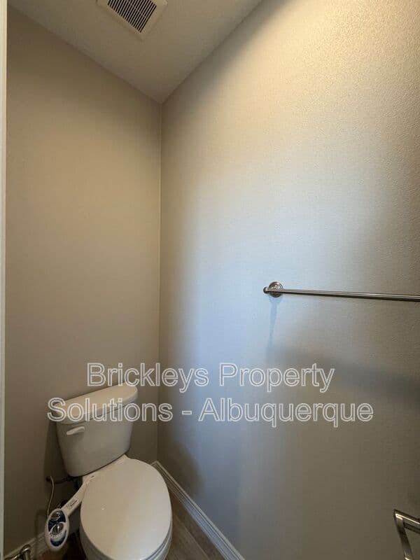 4-bedroom 2-bath home at 3969 Kodiak Rd NE for $2,700/mo managed by Brickleys Property Solutions Albuquerque — photo 22 of 40