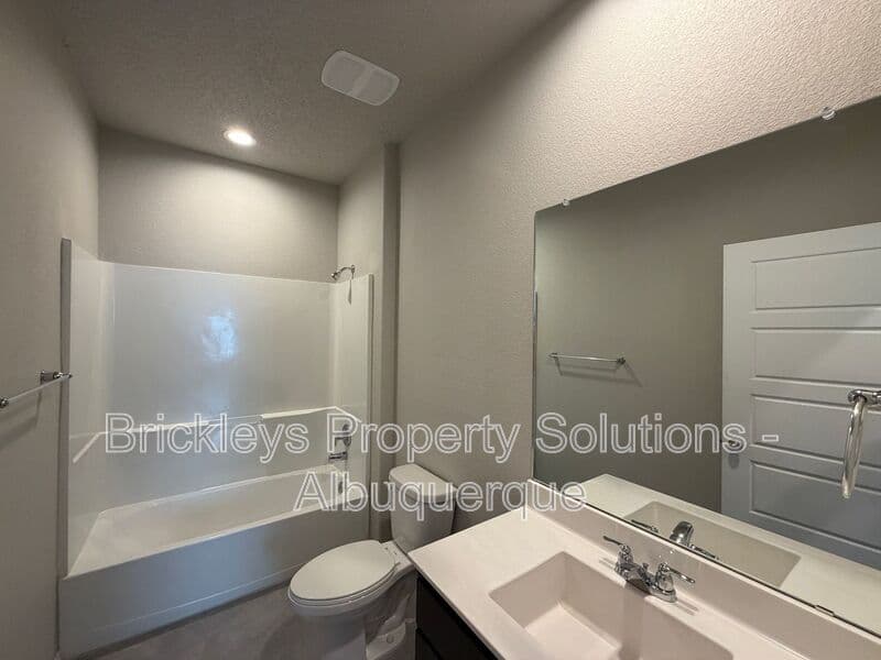3-bedroom 2-bath home at 614 Turmalina Dr SE for $2,200/mo managed by Brickleys Property Solutions Albuquerque — photo 20 of 29