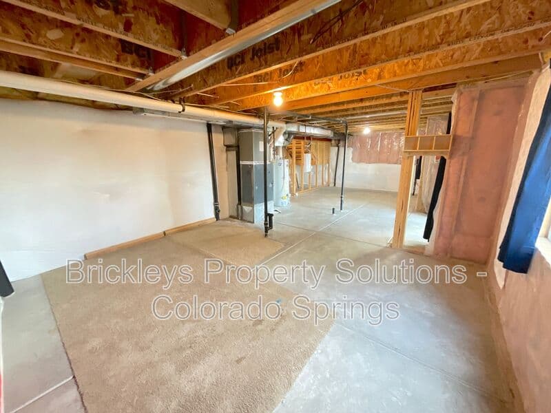 4-bedroom 2.5-bath home at 6652 Maple Stone Ln for $2,600/mo managed by Brickleys Property Solutions Colorado Springs — photo 42 of 43