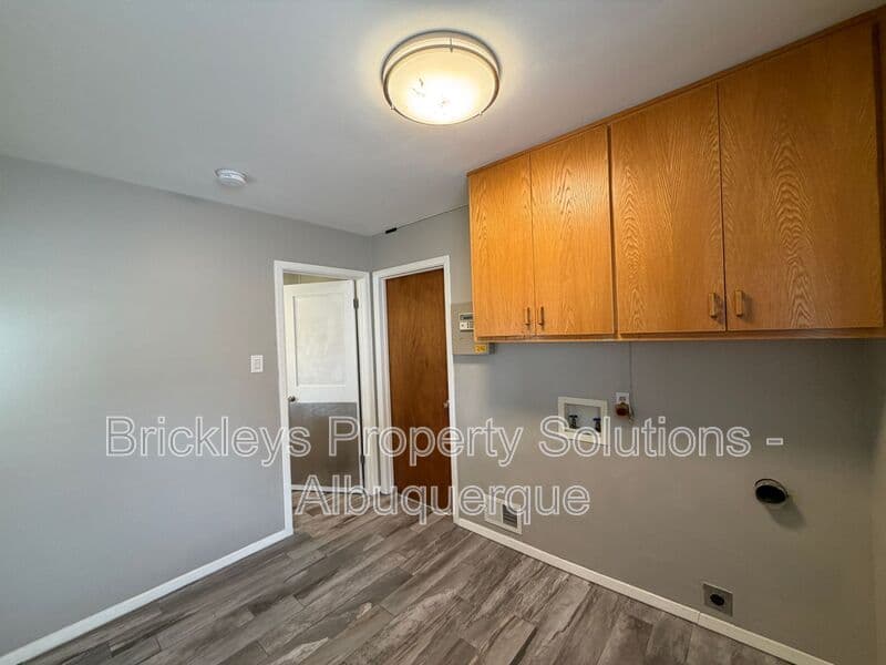 3-bedroom 2-bath home at 2808 Charleston St NE for $2,500/mo managed by Brickleys Property Solutions Albuquerque — photo 32 of 35