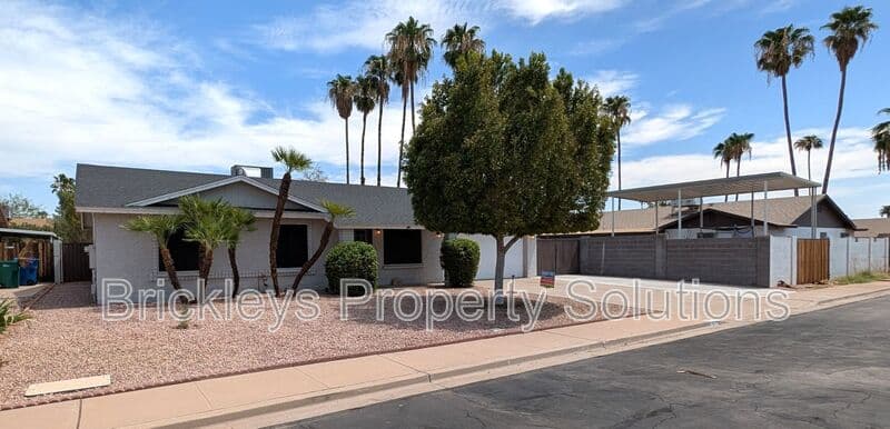 3-bedroom 2-bath home at 2029 S Nina Circle Mesa AZ 85210 for $2,300/mo managed by Brickleys Property Solutions East Valley Phoenix — photo 2 of 48