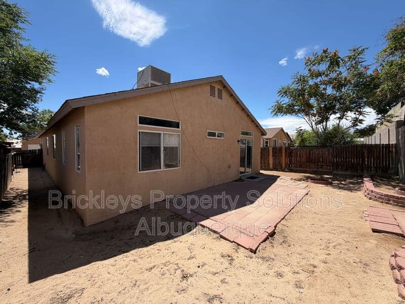 3-bedroom 2-bath home at 6019 Full Moon Ave NW for $1,900/mo managed by Brickleys Property Solutions Albuquerque — photo 25 of 26