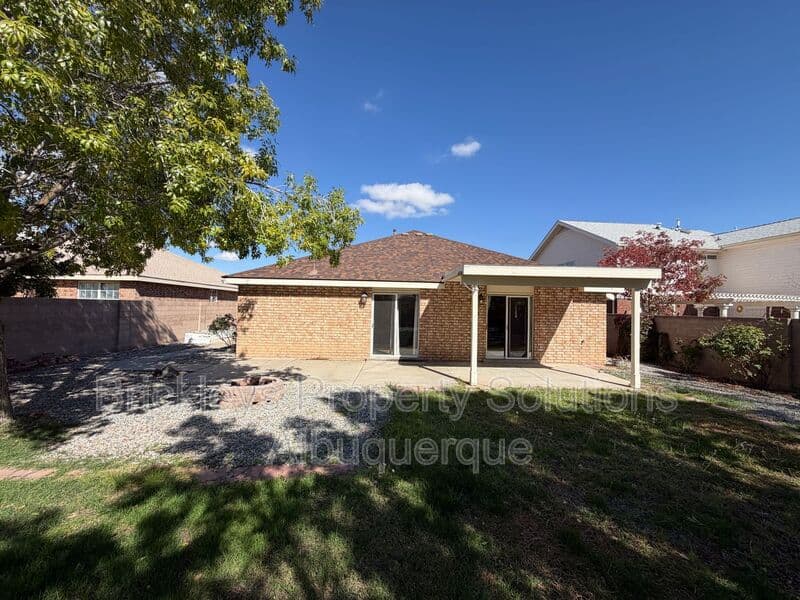 3-bedroom 2-bath home at 7024 Westford Pl NW for $2,200/mo managed by Brickleys Property Solutions Albuquerque — photo 31 of 33