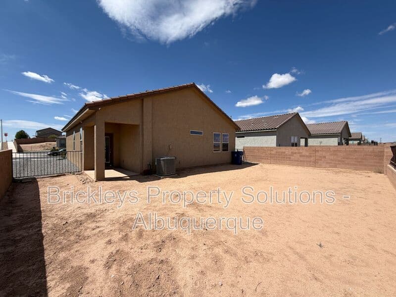 3-bedroom 2-bath home at 1504 Alto Colores for $2,100/mo managed by Brickleys Property Solutions Albuquerque — photo 30 of 30
