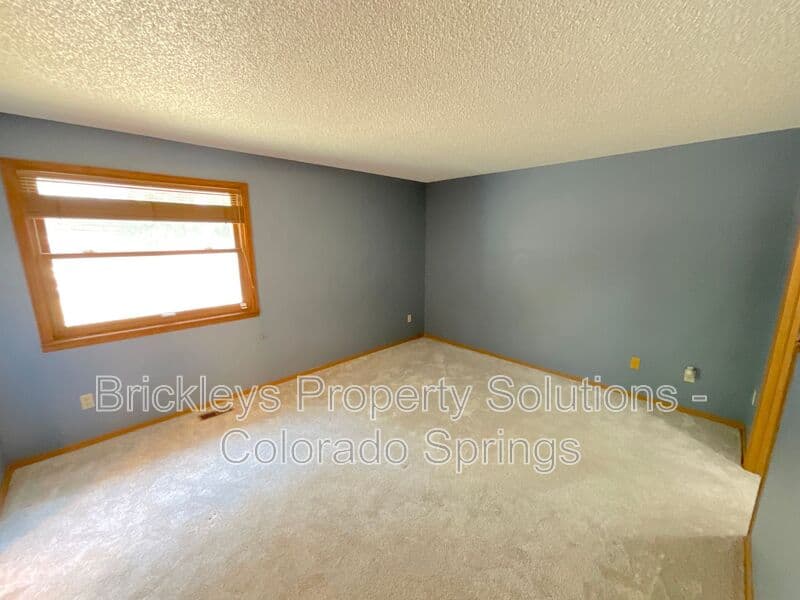 5-bedroom 2-bath home at 4375 Cassidy St for $2,300/mo managed by Brickleys Property Solutions Colorado Springs — photo 16 of 37