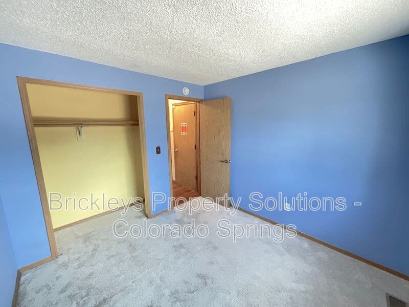 5-bedroom 2-bath home at 4375 Cassidy St for $2,300/mo managed by Brickleys Property Solutions Colorado Springs — photo 19 of 37