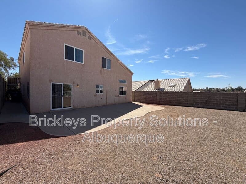 3-bedroom 2.5-bath home at 10527 Brookline Pl NW for $2,300/mo managed by Brickleys Property Solutions Albuquerque — photo 40 of 40
