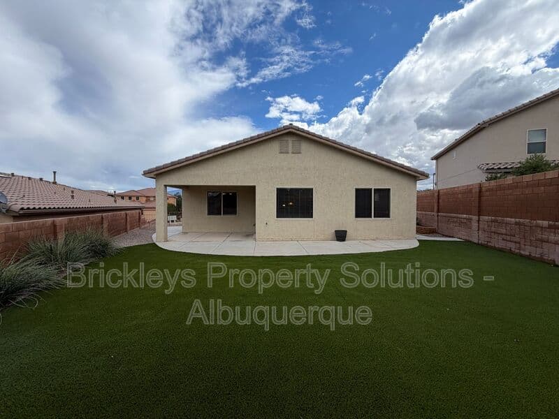 3-bedroom 2-bath home at 7304 Skagway Dr. NE for $2,200/mo managed by Brickleys Property Solutions Albuquerque — photo 34 of 36