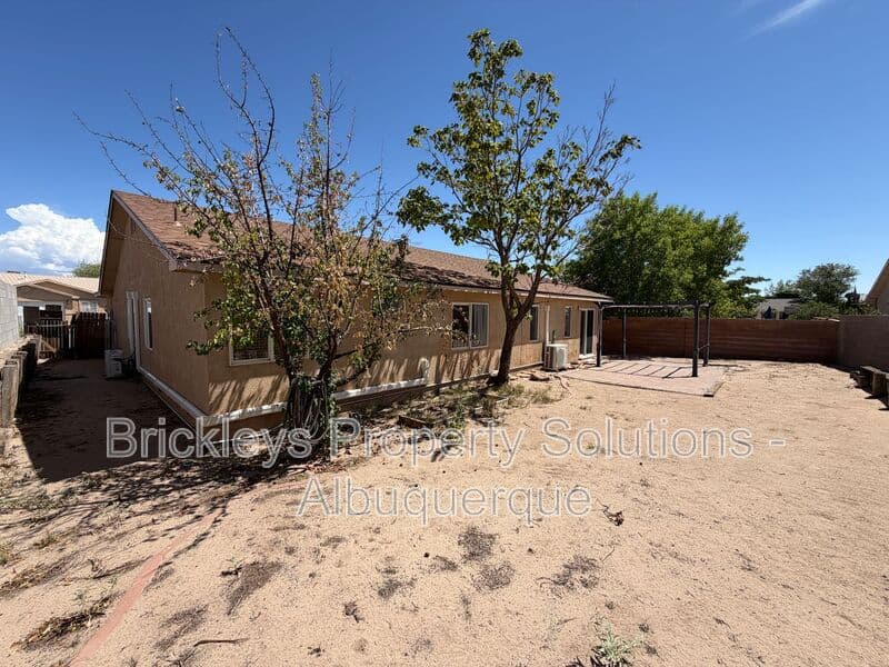 3-bedroom 2-bath home at 1405 Secret Valley Drive SW for $1,800/mo managed by Brickleys Property Solutions Albuquerque — photo 34 of 34