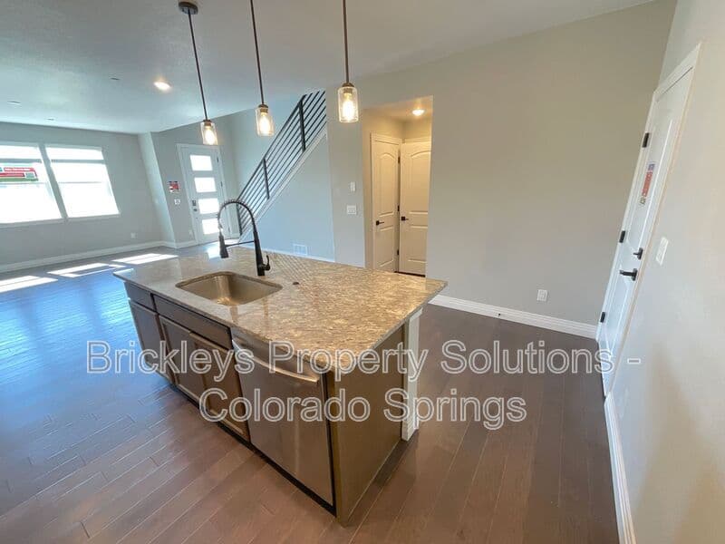 3-bedroom 2.5-bath home at 1721 Rose Quartz Hts for $2,300/mo managed by Brickleys Property Solutions Colorado Springs — photo 10 of 28