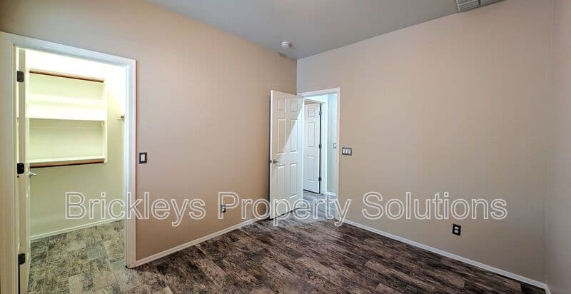 3-bedroom 2-bath home at 1311 E Marlin Dr for $2,200/mo managed by Brickleys Property Solutions East Valley Phoenix — photo 27 of 44