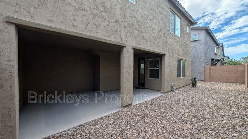 3-bedroom 2.5-bath home at 7042 E Diamond St for $2,900/mo managed by Brickleys Property Solutions East Valley Phoenix — photo 37 of 45