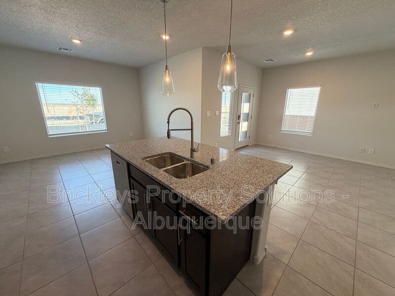3-bedroom 3-bath home at 6118 Chicago Dr SE for $2,350/mo managed by Brickleys Property Solutions Albuquerque — photo 9 of 42