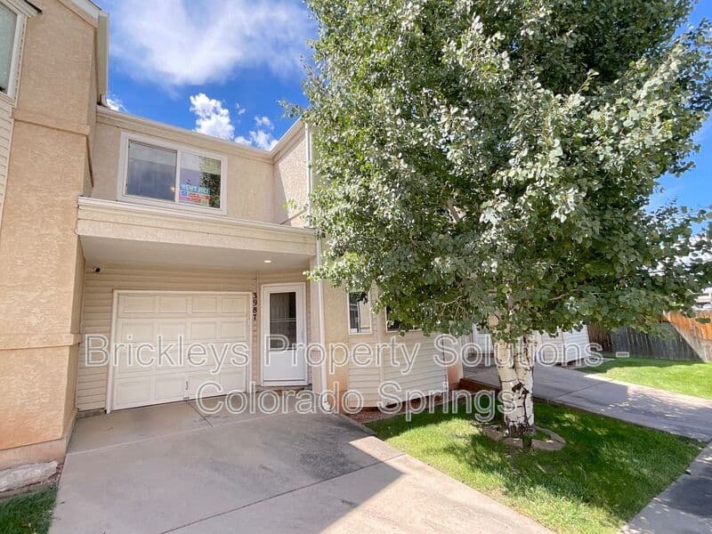 3-bedroom 2-bath home at 3987 Aspen Leaf Pt for $1,900/mo managed by Brickleys Property Solutions Colorado Springs — photo 2 of 27