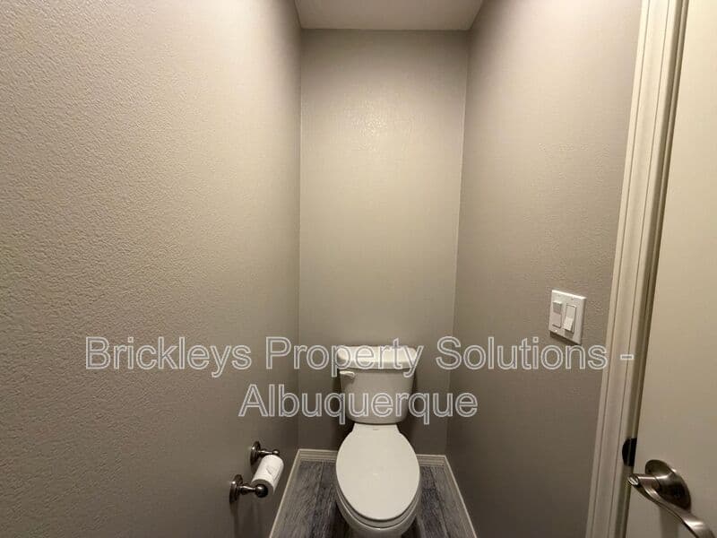 4-bedroom 3-bath home at 860 Fire Wheel Loop for $2,300/mo managed by Brickleys Property Solutions Albuquerque — photo 23 of 40