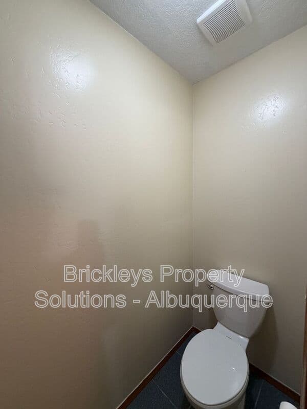 3-bedroom 2.5-bath home at 9600 Allande Rd NE for $3,200/mo managed by Brickleys Property Solutions Albuquerque — photo 31 of 40