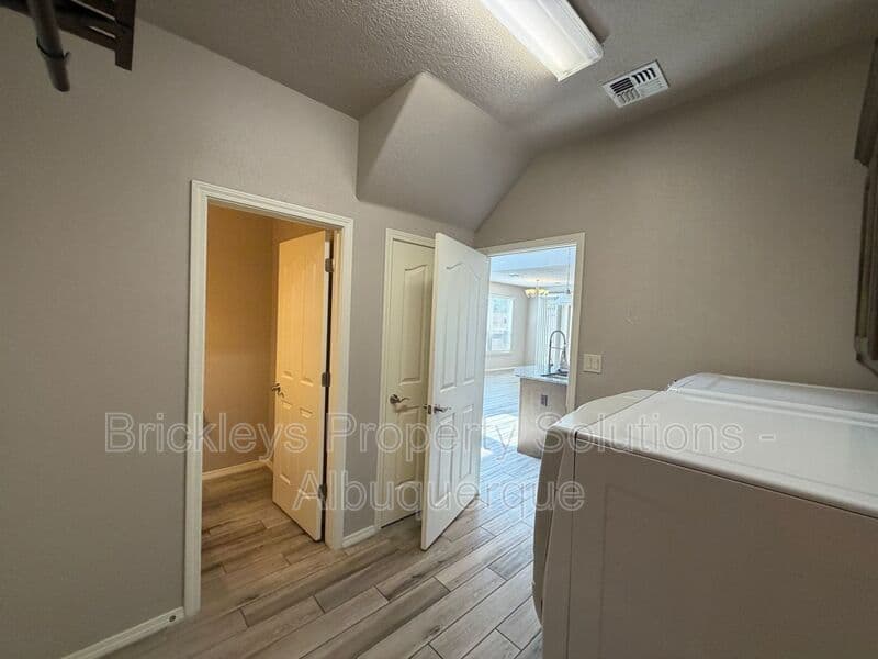 4-bedroom 2.5-bath home at 7420 Tangerine Court NE for $2,450/mo managed by Brickleys Property Solutions Albuquerque — photo 33 of 39