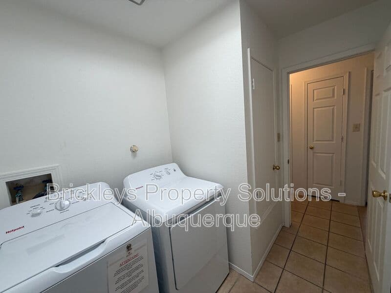 3-bedroom 2-bath home at 4520 Rockaway Loop NE for $1,900/mo managed by Brickleys Property Solutions Albuquerque — photo 23 of 29