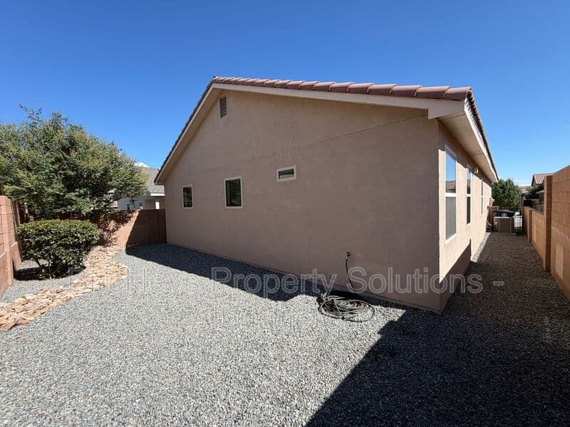 3-bedroom 2-bath home at 5815 Mafraq Ave NW for $2,150/mo managed by Brickleys Property Solutions Albuquerque — photo 32 of 32