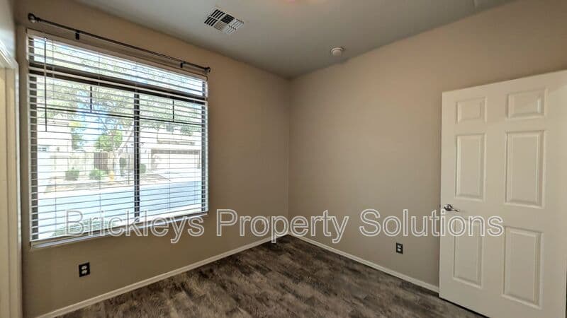 3-bedroom 2-bath home at 1311 E Marlin Dr for $2,200/mo managed by Brickleys Property Solutions East Valley Phoenix — photo 32 of 44