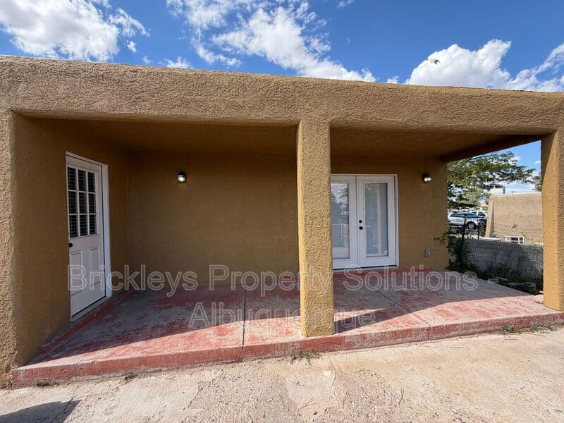 3-bedroom 2-bath home at 5608 Drake Ave NW for $2,100/mo managed by Brickleys Property Solutions Albuquerque — photo 32 of 32