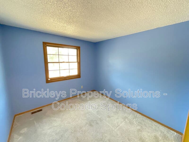 5-bedroom 2-bath home at 4375 Cassidy St for $2,300/mo managed by Brickleys Property Solutions Colorado Springs — photo 18 of 37