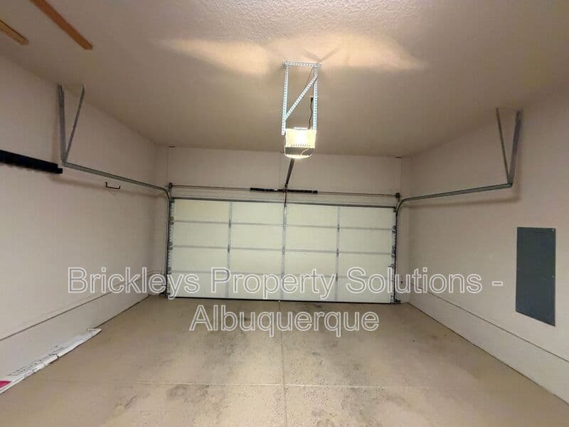 3-bedroom 2-bath home at 5815 Mafraq Ave NW for $2,150/mo managed by Brickleys Property Solutions Albuquerque — photo 27 of 32