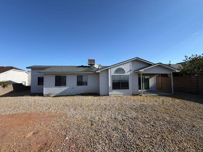 3-bedroom 2-bath home at 4520 Rockaway Loop NE for $1,900/mo managed by Brickleys Property Solutions Albuquerque — photo 27 of 29