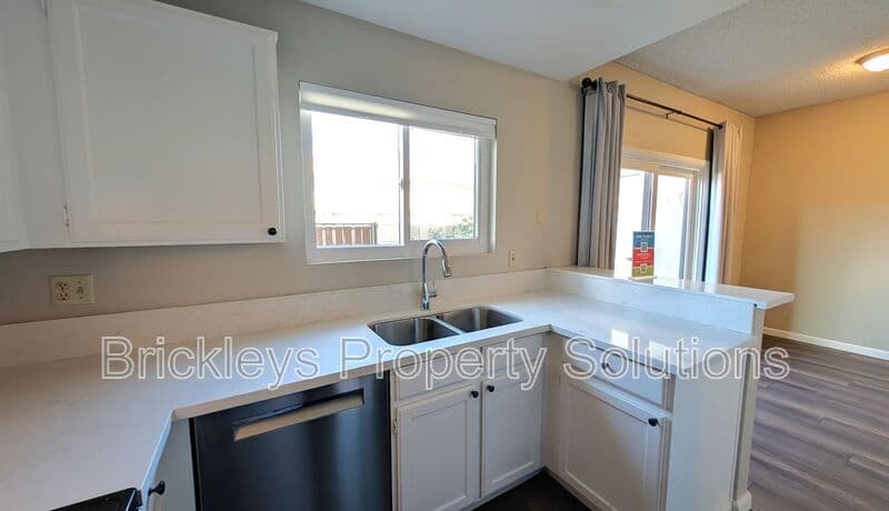 2-bedroom 1.5-bath home at 2969 N Oregon St Unit 12 for $2,000/mo managed by Brickleys Property Solutions East Valley Phoenix — photo 17 of 36