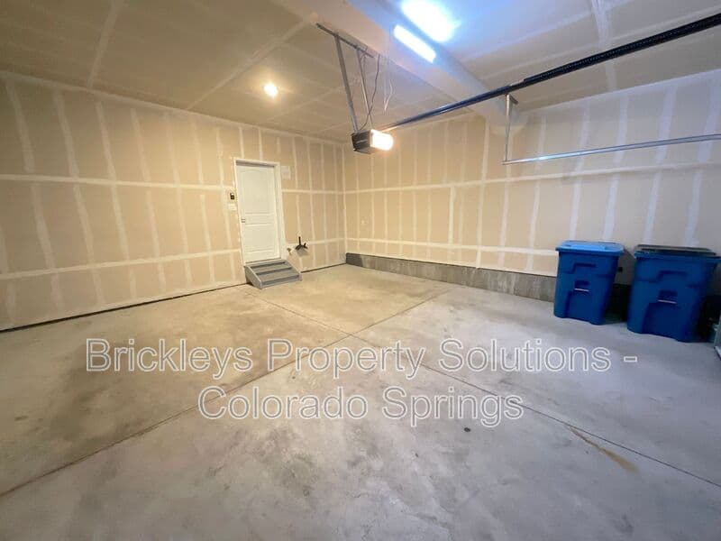 3-bedroom 2.5-bath home at 1721 Rose Quartz Hts for $2,300/mo managed by Brickleys Property Solutions Colorado Springs — photo 13 of 28