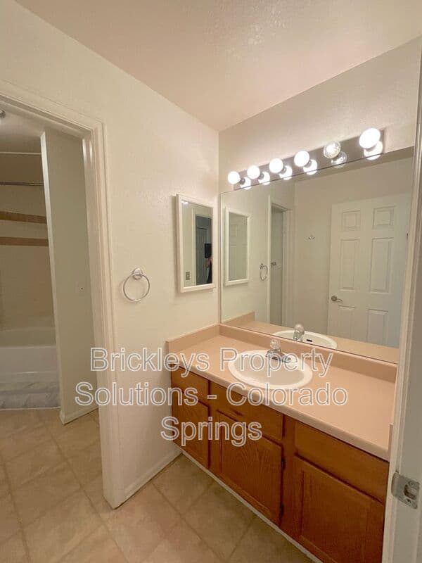 2-bedroom 1.5-bath home at 1857 Lorraine St for $1,800/mo managed by Brickleys Property Solutions Colorado Springs — photo 23 of 29