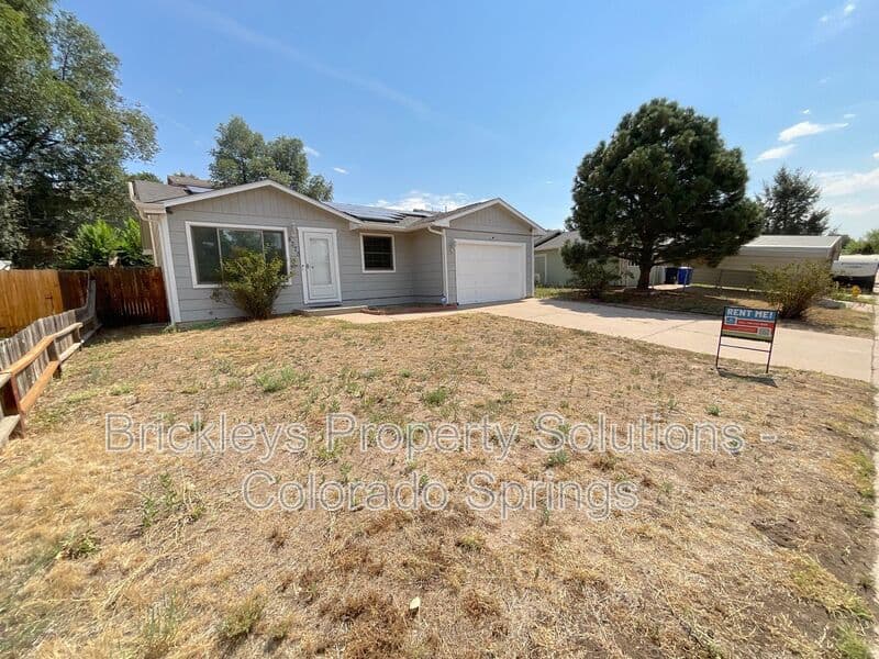 5-bedroom 2-bath home at 4375 Cassidy St for $2,300/mo managed by Brickleys Property Solutions Colorado Springs — photo 2 of 37