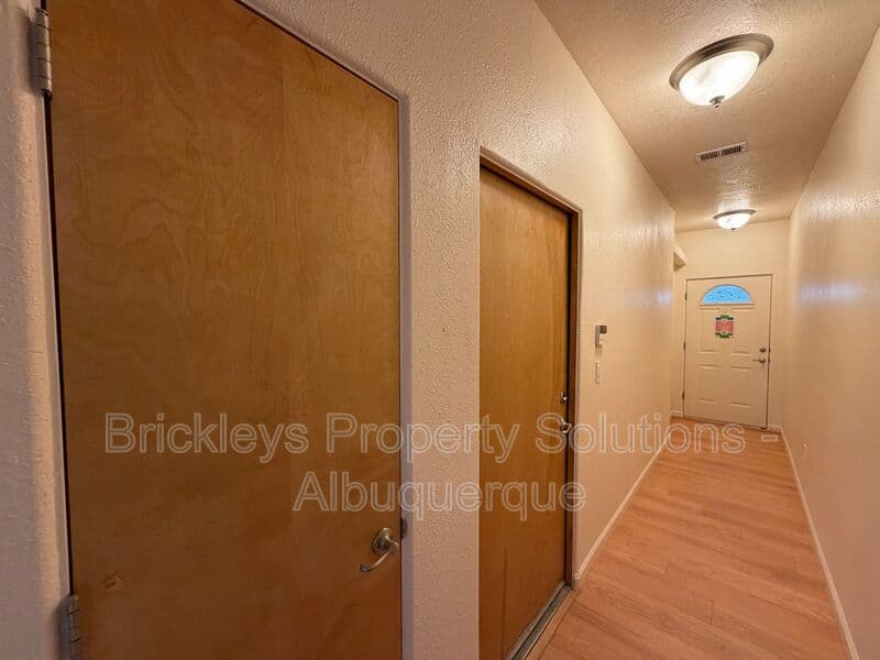 3-bedroom 2.5-bath home at 1612 3rd St SW for $1,900/mo managed by Brickleys Property Solutions Albuquerque — photo 4 of 39