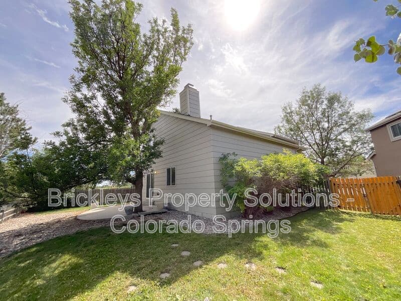 4-bedroom 3.5-bath home at 6160 Jaffee Ct for $2,500/mo managed by Brickleys Property Solutions Colorado Springs — photo 6 of 45