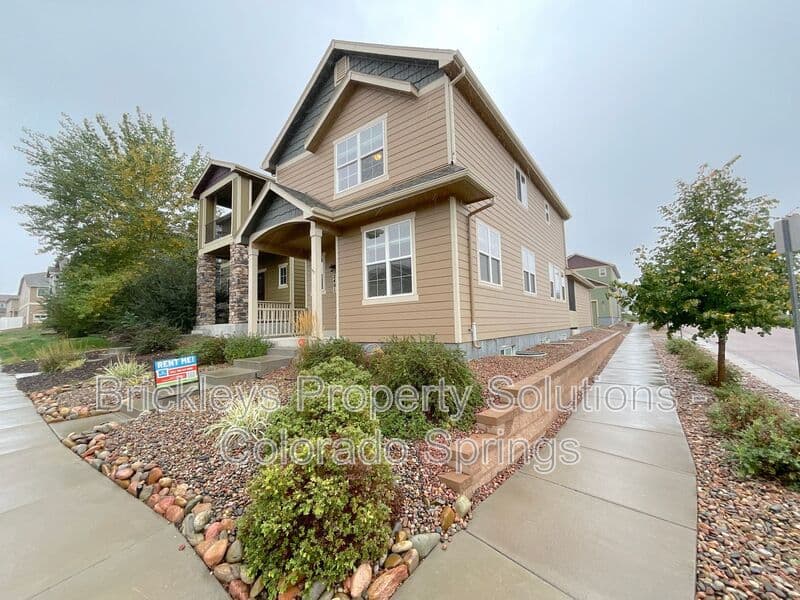 3-bedroom 2.5-bath home at 2401 Ellingwood Dr for $2,233/mo total (includes $2,195 base rent + $38 required Tenant Benefit Package) managed by Brickleys Property Solutions Colorado Springs — photo 3 of 40