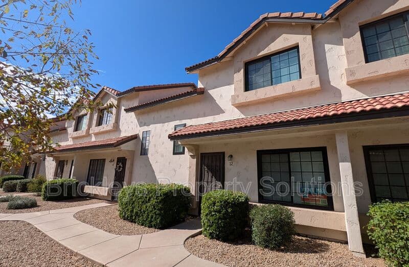 2-bedroom 1.5-bath home at 2969 N Oregon St Unit 12 for $2,000/mo managed by Brickleys Property Solutions East Valley Phoenix — photo 4 of 36