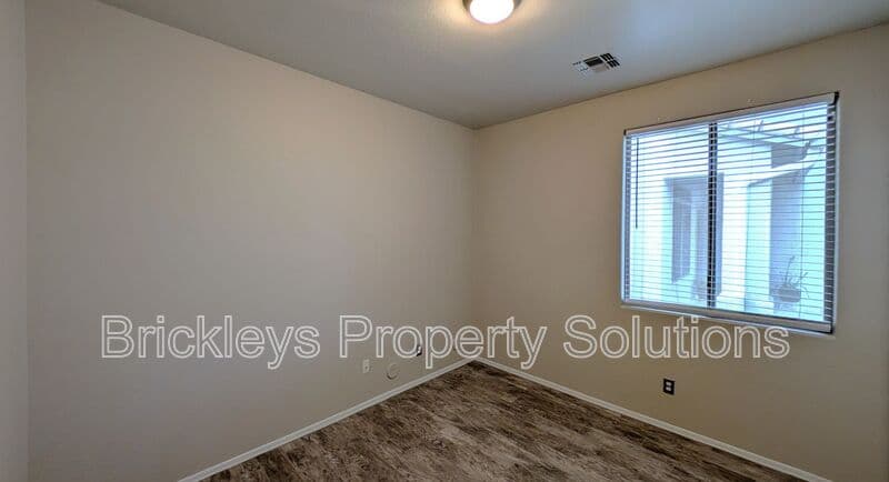 3-bedroom 2-bath home at 1311 E Marlin Dr for $2,200/mo managed by Brickleys Property Solutions East Valley Phoenix — photo 25 of 44