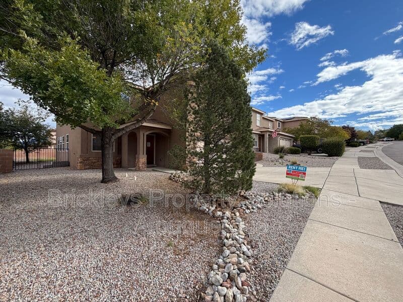4-bedroom 3-bath home at 1904 Busher St. SE for $2,450/mo managed by Brickleys Property Solutions Albuquerque — photo 3 of 50