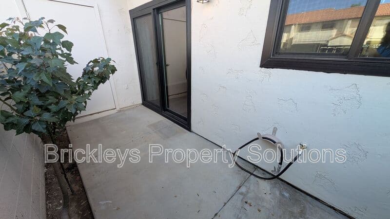 2-bedroom 1.5-bath home at 2969 N Oregon St Unit 12 for $2,000/mo managed by Brickleys Property Solutions East Valley Phoenix — photo 33 of 36
