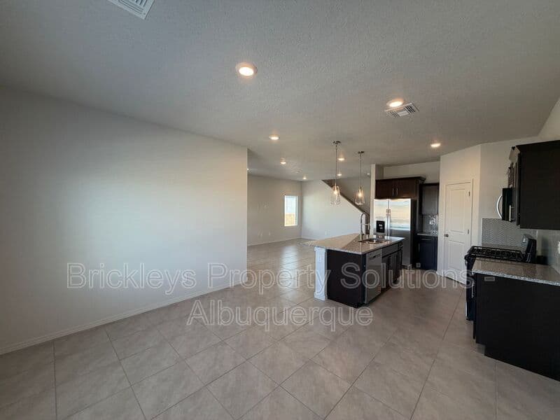 3-bedroom 3-bath home at 6118 Chicago Dr SE for $2,350/mo managed by Brickleys Property Solutions Albuquerque — photo 7 of 42