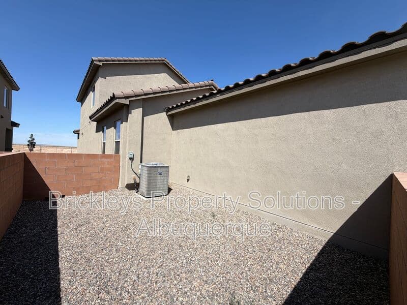 3-bedroom 3-bath home at 6118 Chicago Dr SE for $2,350/mo managed by Brickleys Property Solutions Albuquerque — photo 41 of 42