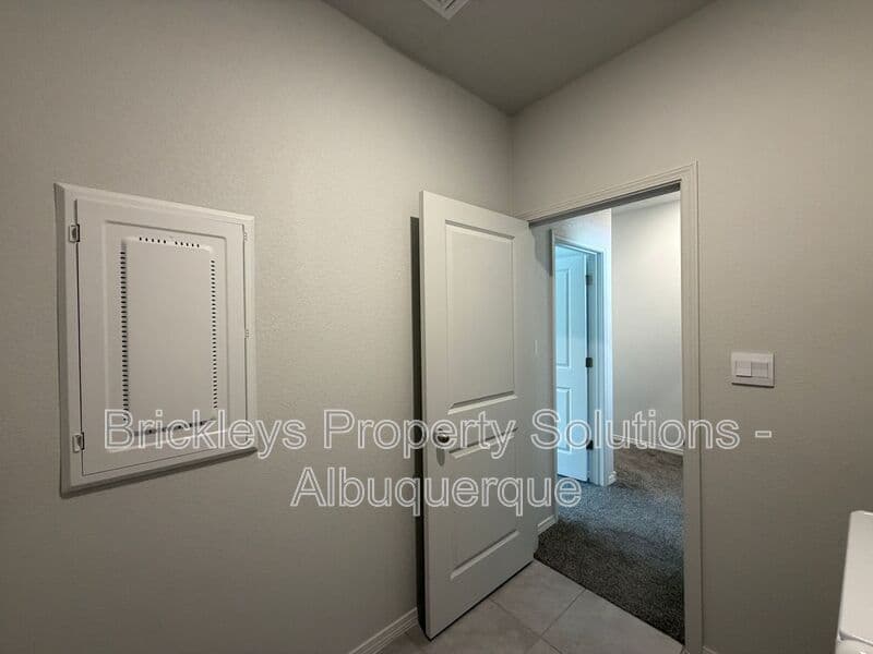3-bedroom 3-bath home at 6118 Chicago Dr SE for $2,350/mo managed by Brickleys Property Solutions Albuquerque — photo 33 of 42